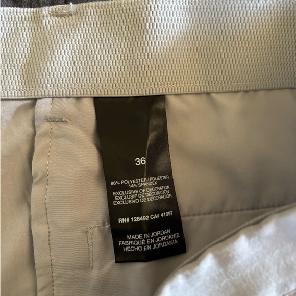 Greg Norman Performance Golf Shorts Light Khaki 36 - Picture 2 of 6
